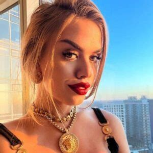 Valentina Midget Biography: Age, Career, Boyfriend, Net worth